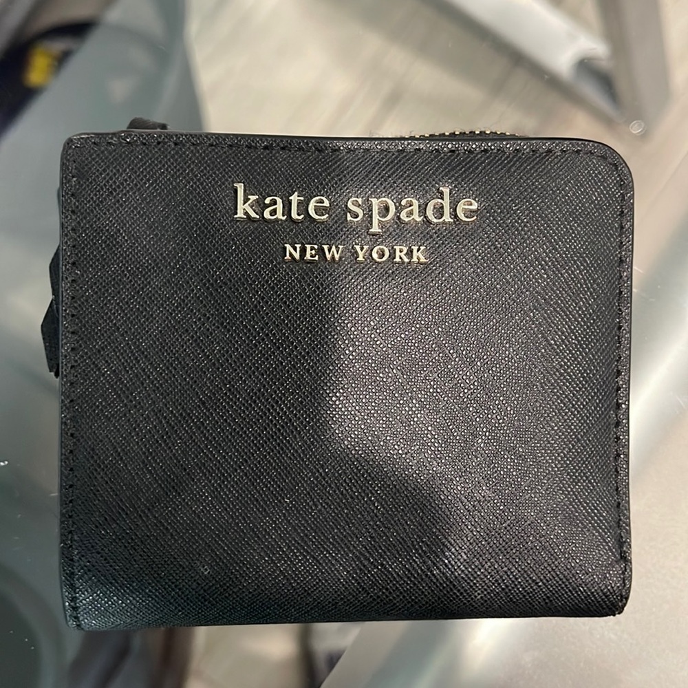 Kate spade medium wallet - black